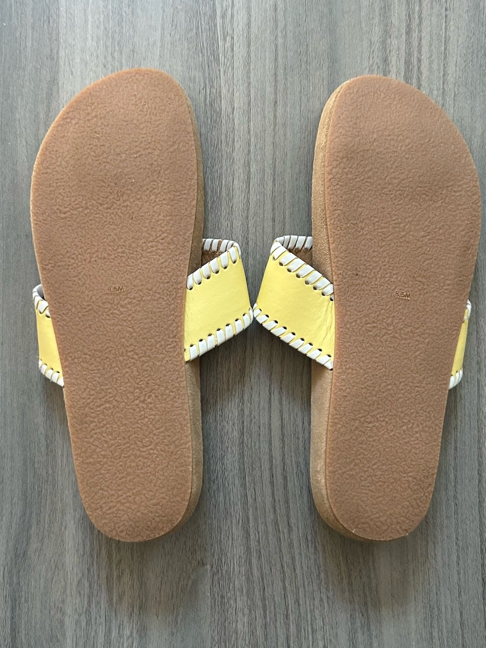 Yellow Jack Rogers Lemon Print Thong sandals Size 8.5M Comfort Jacks Molded - Picture 4 of 5